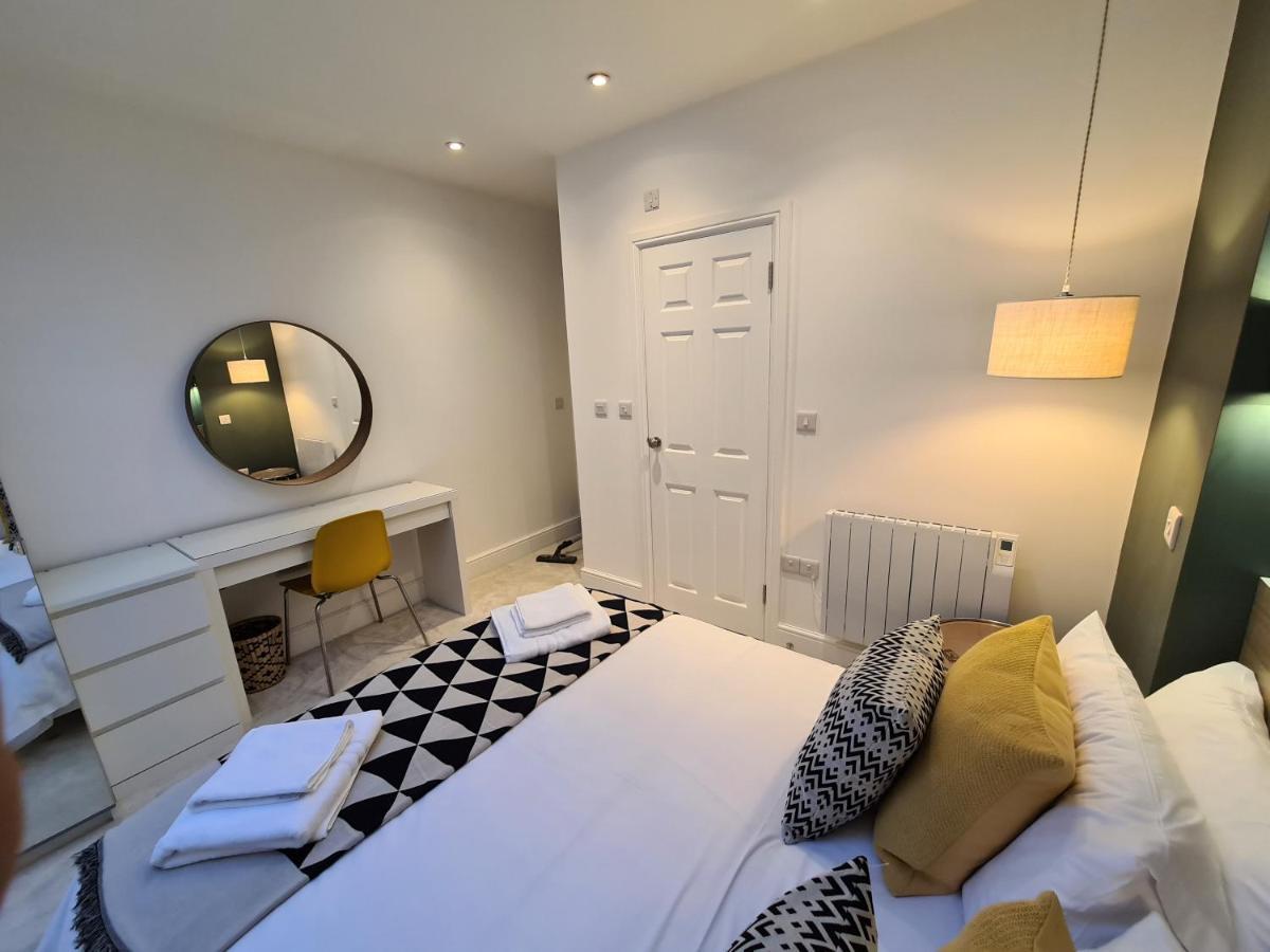 The Taylor Suite - Stunning 2-Ensuite Beds, Cathedral View Roof Garden Truro Exteriör bild