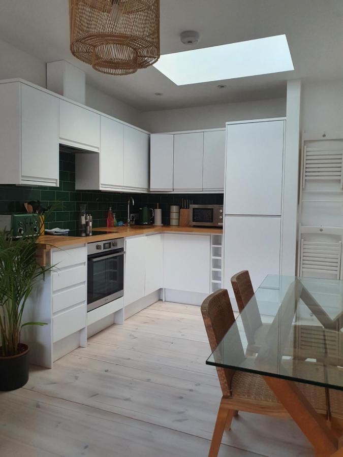 The Taylor Suite - Stunning 2-Ensuite Beds, Cathedral View Roof Garden Truro Exteriör bild