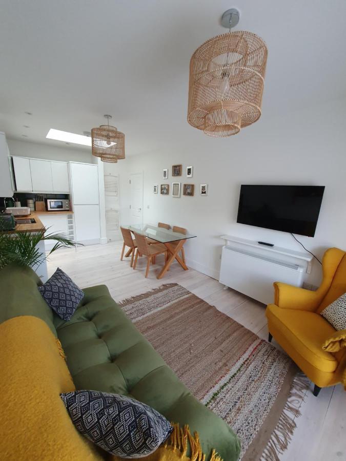 The Taylor Suite - Stunning 2-Ensuite Beds, Cathedral View Roof Garden Truro Exteriör bild